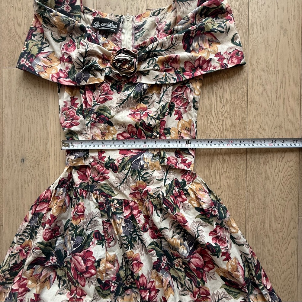 Vintage Floral Off-Shoulder Dress - Picture 6 of 8